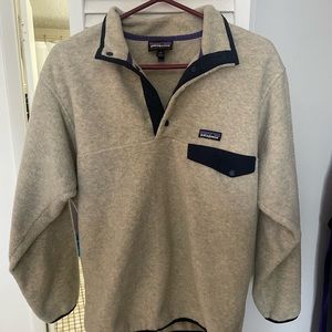 Mens Patagonia fleece. Oatmeal color in great condition. size medium